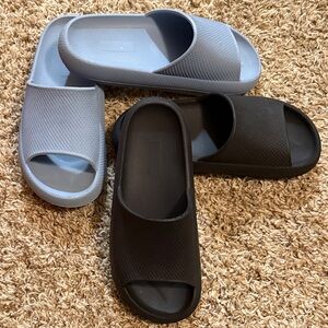 Summer Slides Unisex 32 Degrees Two Pair Bundle